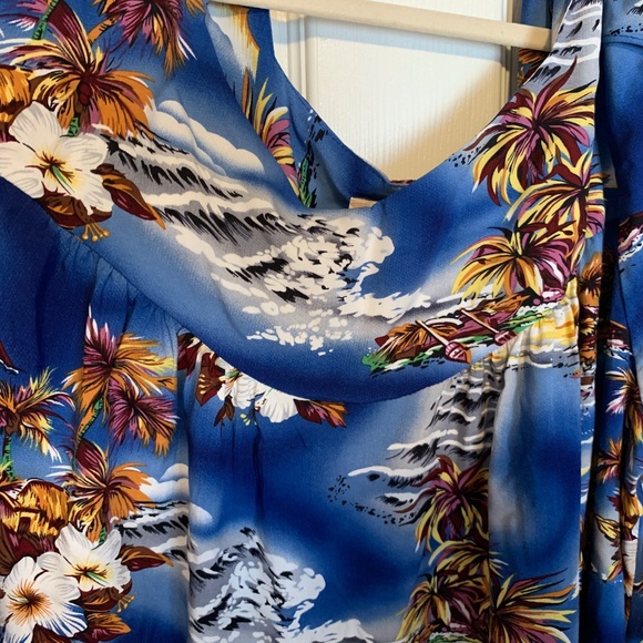 🌺 New with Tags Blue Hawaiian Dress from Hilo Hattie - Size 2X 🌺 - Picture 5 of 9